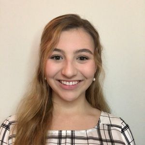 Meet your Posher, Chloe